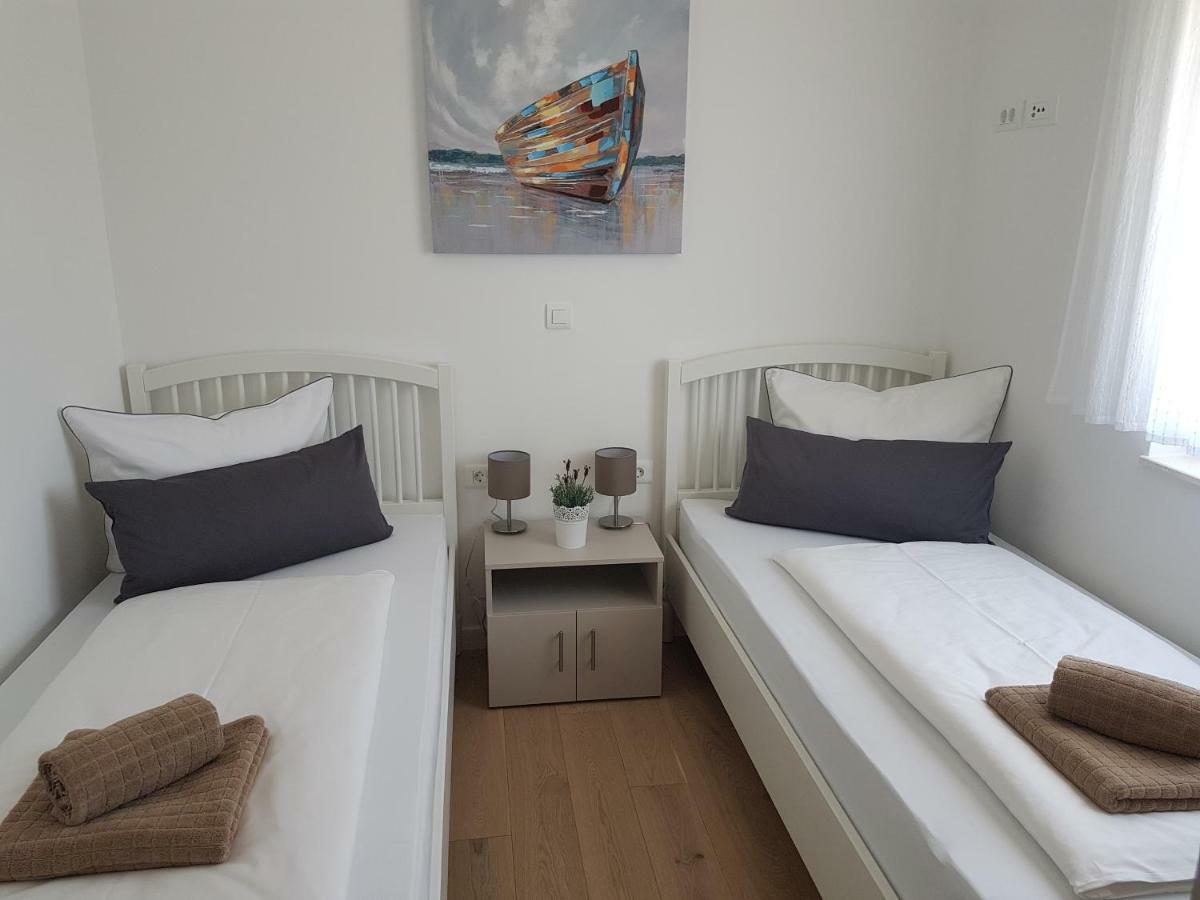 Apartment Aria Exclusive Петрчане Экстерьер фото