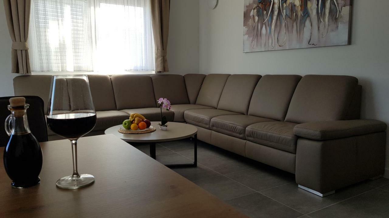 Apartment Aria Exclusive Петрчане Экстерьер фото